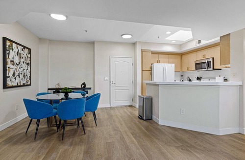 Marina del Rey Apartment | Nautilus' Waterfront Retreat Full Marina View, Walk to Beach Pool hot tub Sauna