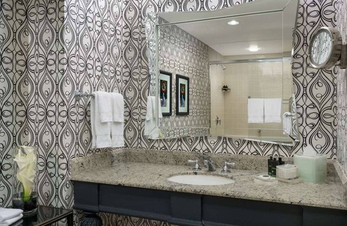 Theater District Hotel | Near Powell Cable Car | Italian Dining + Fitness