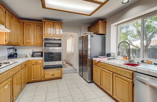 Fairfield House | Near Travis AFB & Napa Valley! Family Home w/Yard