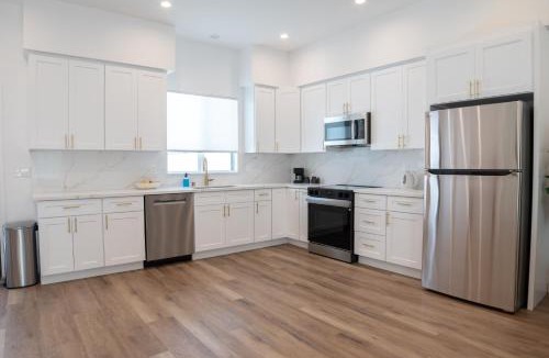North Hollywood House | New 2BR Family Home Nr Universal