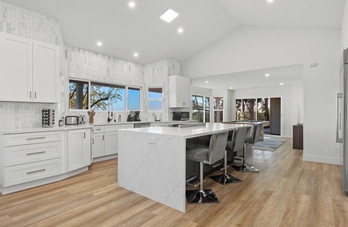 Vista House | New! 5bd, 5ba, Spa, Cold Plunge, Gym, Fire pit, Views, Lux, AC, Near Wineries