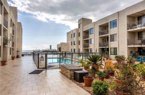Alamitos Beach Apartment | NEW Beach Front Paradise | 31+ Day Stays | Comfort