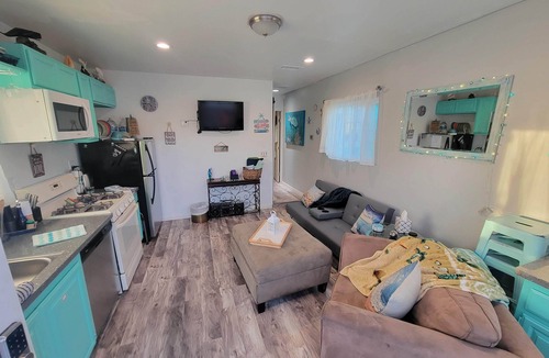 East Side Capistrano House | New Build 1 Bedroom 1 Bath Beach Themed perfect little place 1/2 mile to Harbor!