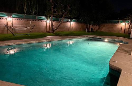 Anaheim Resort House | New cheerful villa, Pool, Spa, Mini Golf, Game room, Fire pit next to Disneyland