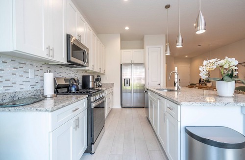 Lake Buena Vista House | New Elegant 5-BR Villa in Summerville, 5 Min to Disney!