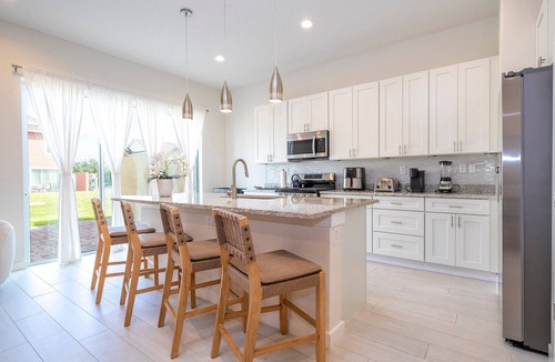 Lake Buena Vista House | New Elegant 5-BR Villa in Summerville, 5 Min to Disney!