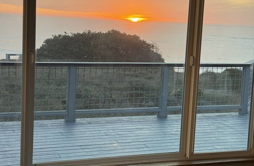 Gualala House | NEW LISTING! Oceanfront Coastal Home-SPECTACULAR VIEWS with Hot Tub & Large Deck