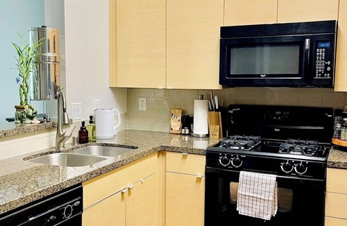 Marina del Rey Apartment | New Marina Del Rey 1 BDR Beach/Pool & Hot Tub, Ocean