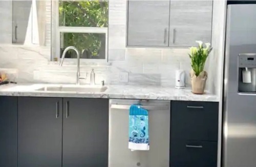 Rogers Cottage | NEW Private 1 bedroom, 1 bath Unit