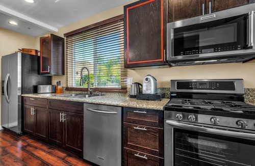 Woodland Hills House | New! Private Poolside Guesthouse Retreat