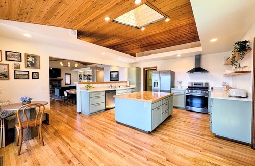 Oakhurst House | New! Woodside House @ Yosemite w/pool/spa/firepits/amazing views/privacy!