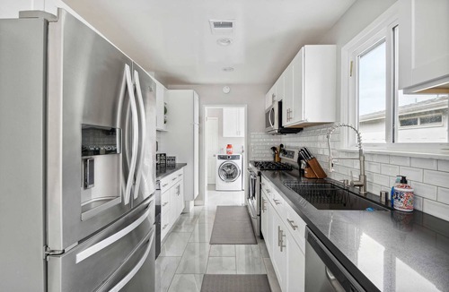 Reseda House | *Newly Built 4BR! Pool, Cabana, BBQ in Prime LA!*