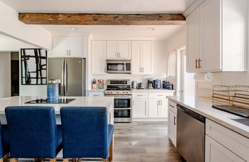Westmont House | Newly Renovated 3br. Modern Spanish Casita