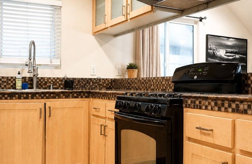 Newport Shores House | Newport Beach's Finest (1 blocks from sand)!
