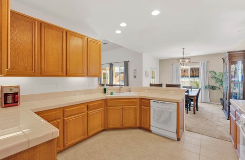 Victorville House | Nights Star Gazing- 6miles from Mojave Narrows Regional Park