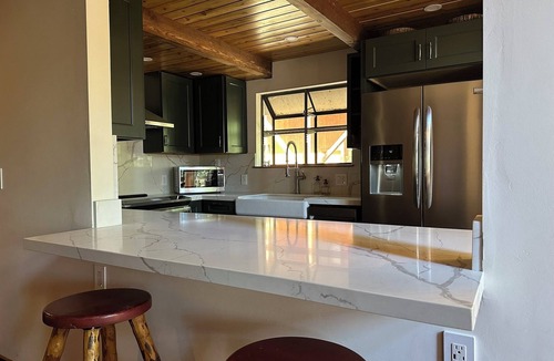 Truckee Cabin | NOW AVAILABLE FOR 2026-27 SKI SEASON. 3 MONTH MINIMUM. NO REFUND. NO GARAGE