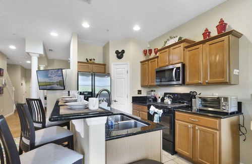 Reunion Cottage | Oasis Near Disney w Golf View, Family&pet Friendly