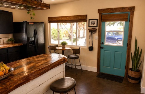 Wonder Valley House | Oasis Ranch: Desert retreat with art, stargazing, spa w/plunge & serenity.