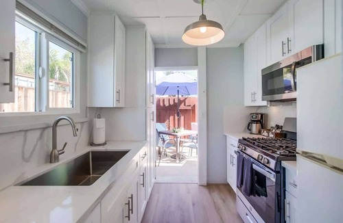 Ocean Beach Cottage | Ocean Beach Cottage - walk to beach