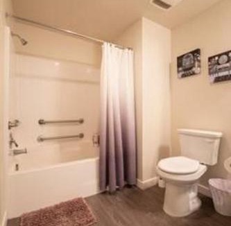 Downtown Apartment | Ocean Breeze Luxury Apartment in Santa Monica