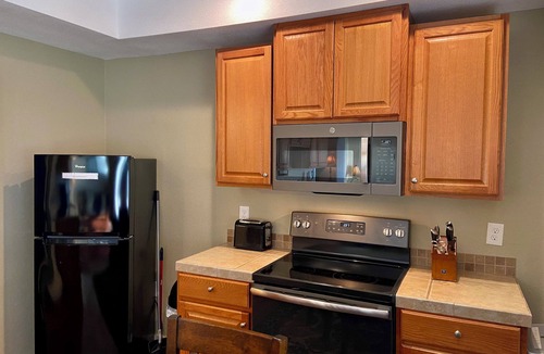 Trinidad House | Ocean-view studio near redwoods and beaches—your basecamp for Trinidad adventure.