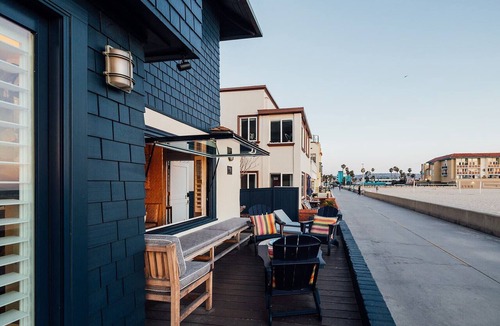 Hermosa Beach House | Oceanfront 5 Bedroom Designer-Renovated w/Parking