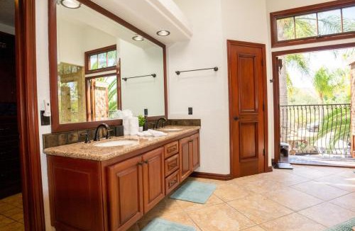 North Valley Villa | Oceanside Tropical Resort with HEATED POOL & SPA!