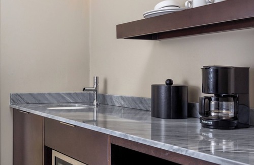 Union Square Resort | OFFICIAL LISTING | Wyndham - The Donatello Studio Suite w/Rooftop Lounge & More