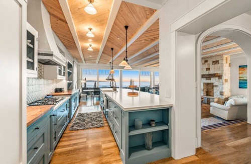 Ventura House | On The Sand, Great For Families Amazing Views, Spa