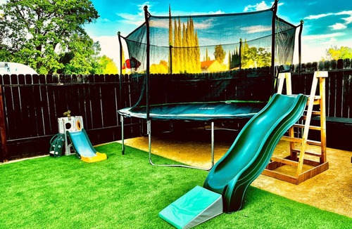 Vacaville House | Orange Blossom Bungalow - 2/2 Lush Yard+Kids Toys!