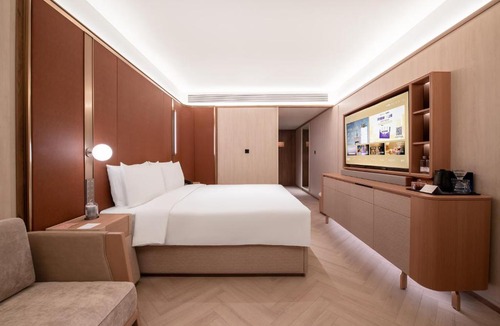 Fengtai Hotel | Orange Crystal Hotel Beijing Fengtai Railway Station Headquarters Base