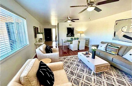 Old Towne House | Orange Gem I Disney I Chapman I Cozy 2Bedroom Home