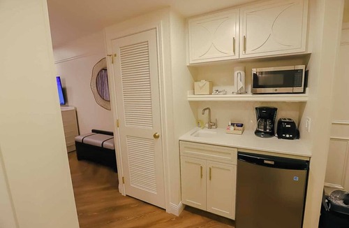Lake Buena Vista Apartment | Orlando | Compact Disney Retreat | Pool + Spa