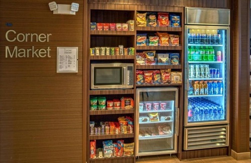 Florida Center Hotel | Orlando Vacation Spot! Near Universal Studios Orlando! Free Shuttle & Breakfast!