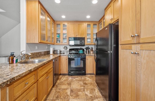Pacific Beach House | Pacific Beach Dreamin' - AC, Garage, Walk to Beach & Town