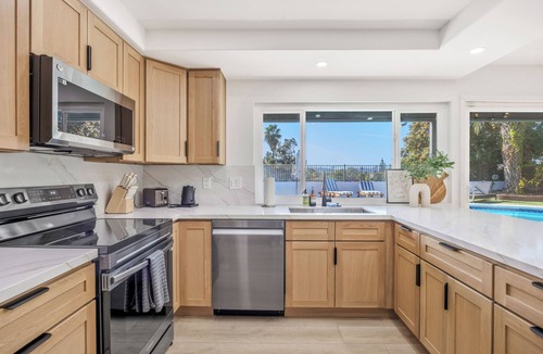 Mission Viejo House | Pacific Pool Villa