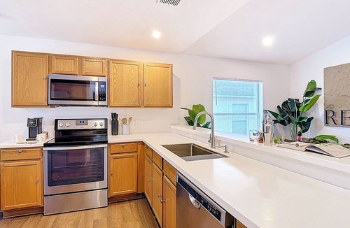Davenport House | Palm Vista Luxury Resort Heated Pool Near Theme Parks 4BR/2BA