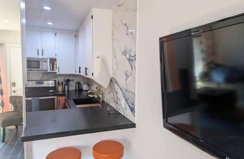 Downtown Palm Springs Condo | PalmSpringsBNB - Renovated 1Bd with Amazing Views