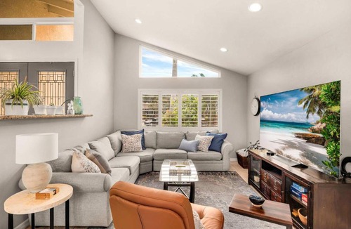 San Carlos House | Panoramic Canyon Views Villa & Sparkling Backyard Pool