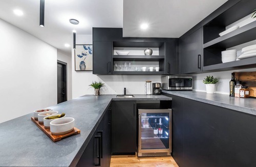 Mission Hills House | Panoramic Downtown Skyline- Pool/Spa/Airport 1< Sleeps 12- Mission Hills/OldTown