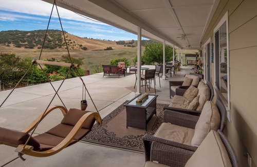 Bradley House | Panoramic Views | Hot Tub + BBQ | Game Room | Lake San Antonio | The J's Nest