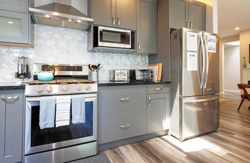 Guerneville House | Paradise: Riverfront 3 Bed 2 Bath + Hot Tub, Dock & Boats. 3/4 mile to town