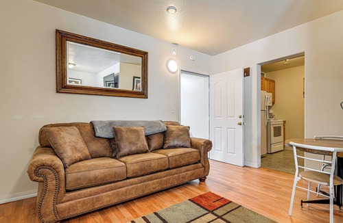 Cave Junction Apartment | Patio & Game Room! Cozy Studio Near Oregon Caves