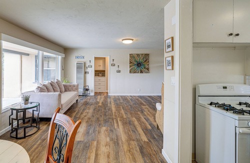 Del Rey Oaks House | Peaceful Del Rey Oaks Retreat: 2 Mi to Beaches!