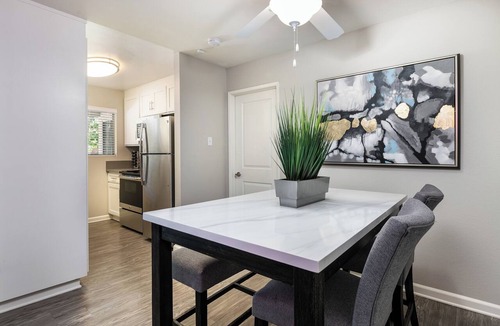 Thousand Oaks Apartment | Peaceful King Suite near FSAC & Proactive Sports w/Gym Access & 1 Gig WiFi