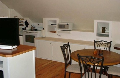 Ferndale Apartment | Peaceful View Vacation Rental