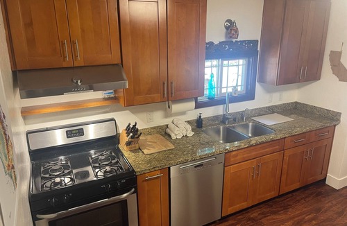 Mount Hermon Cabin | Perfect 2-bedroom cabin in Felton for a relaxing getaway. Hot tub + pet welcome
