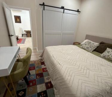 Mid City House | Perfect and relaxing Couple retreat in the heart of Los Angeles