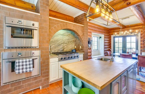 Alpine Cabin | Perfect Mountain Retreat | Modern Amenities | Pool