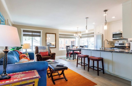 West Newport Apartment | Perfect Spot! 1 block to beach, garage, private deck, bikes & beach toys!